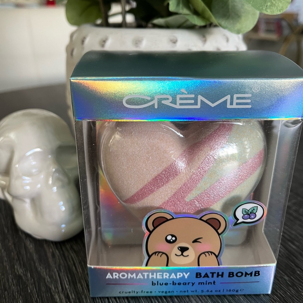 Crème Shop - Aromatherapy Blue-Beary Mint Bath Bomb